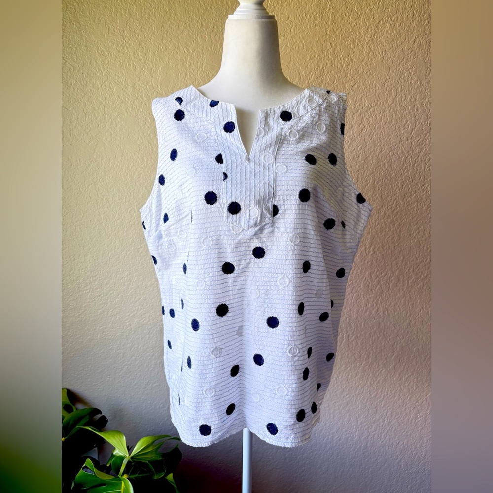 TALBOTS White Polka Dot Sleeveless Top. Sleeveless. Cotton. SZ-L